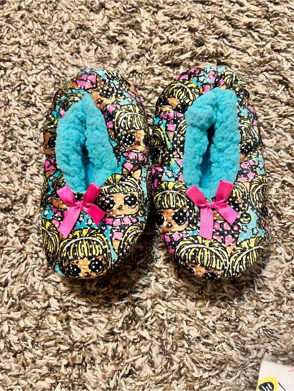 Girl’s lol doll bow house shoe slippers. Fit like a 12/13